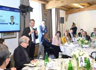 Encouraging Private Investments in Green Projects – RTHK encouraging-private-nvestments-in-green-projects-rthk