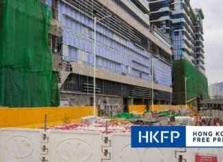Hong Kong Government Investigates Scaffolding Collapse Injuring 11 Workers hong-kong-government-nvestigates-scaffolding-collapse-njuring-11-workers