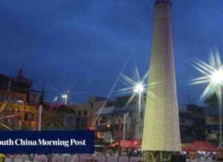 Hong Kong’s Bun Scrambling Spectacle Draws Electric Crowds hong-kongs-bun-scrambling-spectacle-draws-electric-crowds